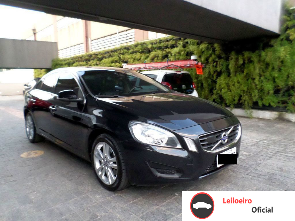 VOLVO S60 2.0 T5 DYNAMIC